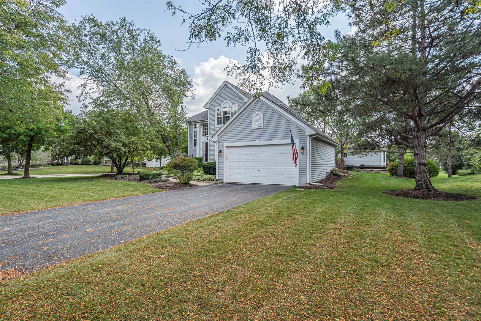 327 Garrison Circle, Port Barrington, IL 60010