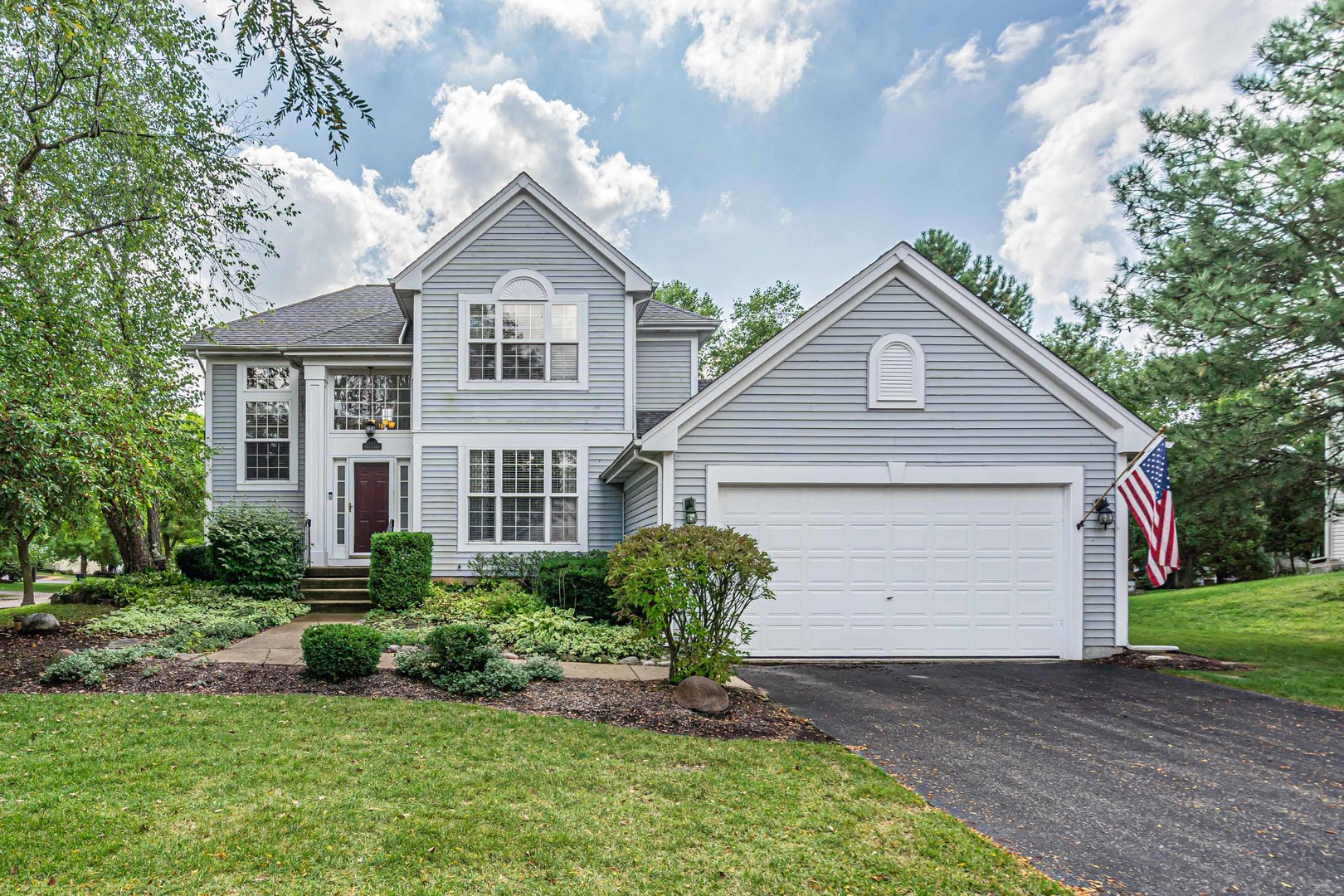 327 Garrison Circle, Port Barrington, IL 60010