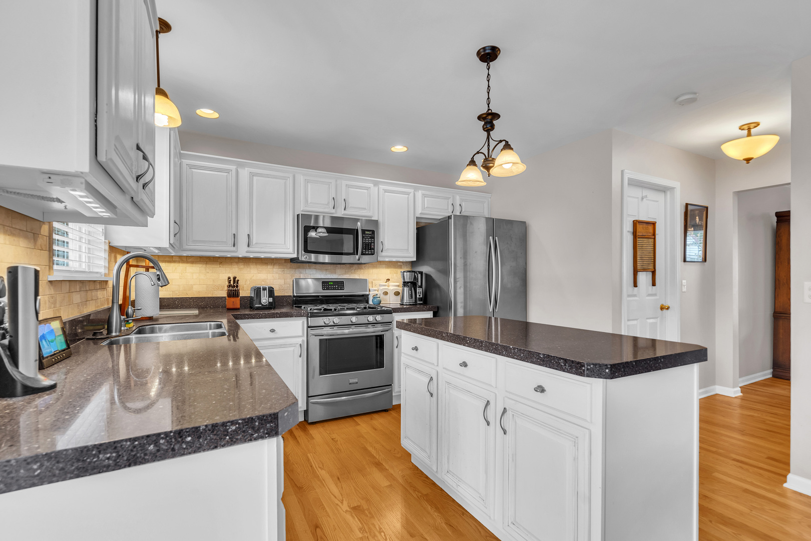 327 Garrison Circle, Port Barrington, IL 60010