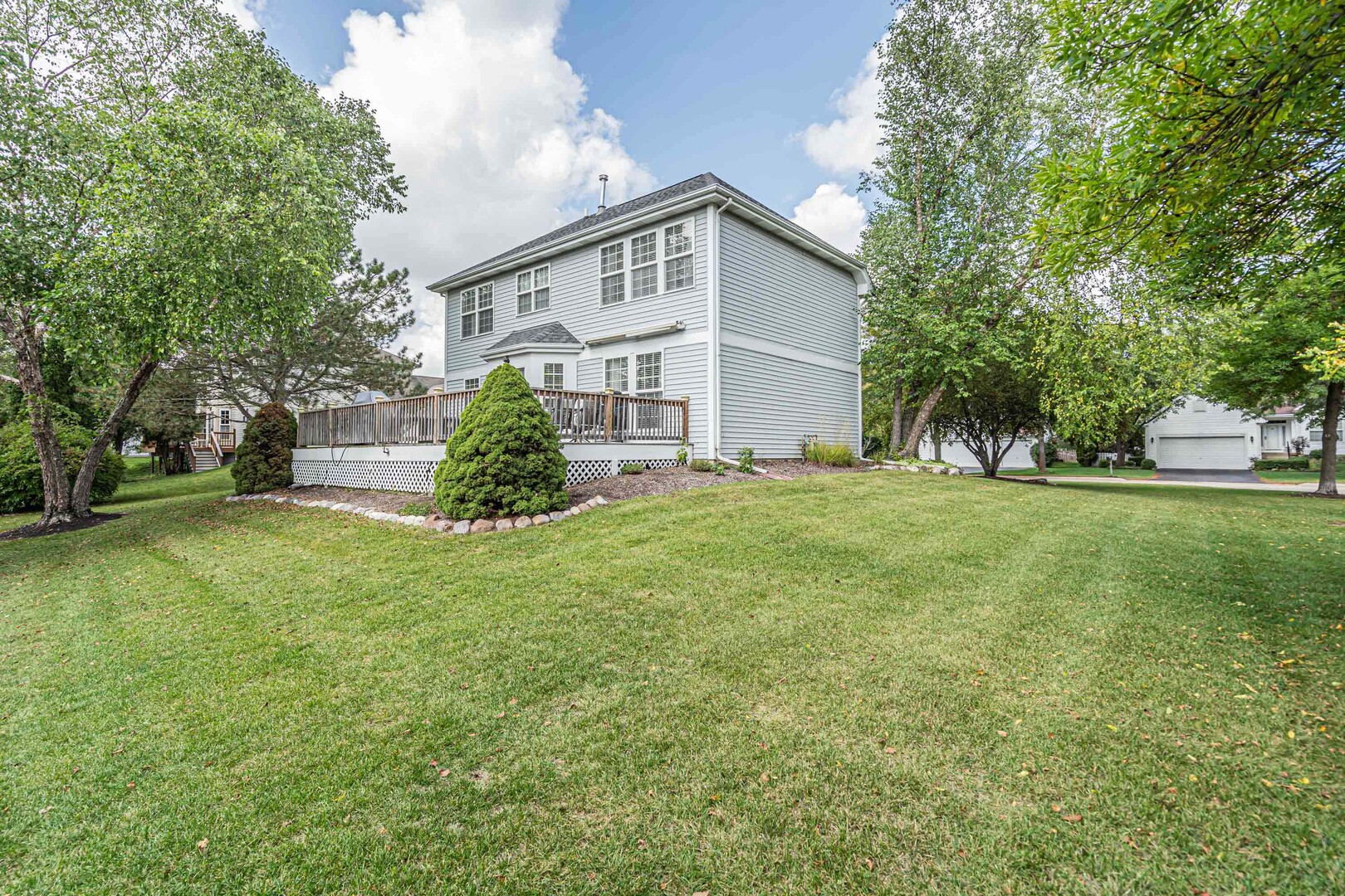 327 Garrison Circle, Port Barrington, IL 60010