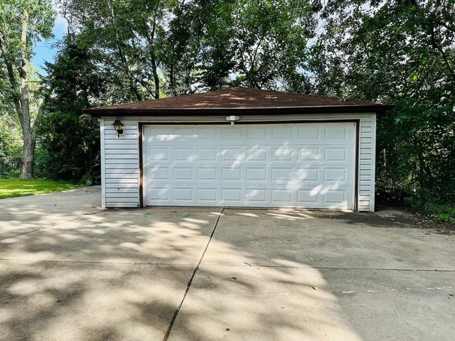 229 Malibu Drive, Bolingbrook, IL 60440