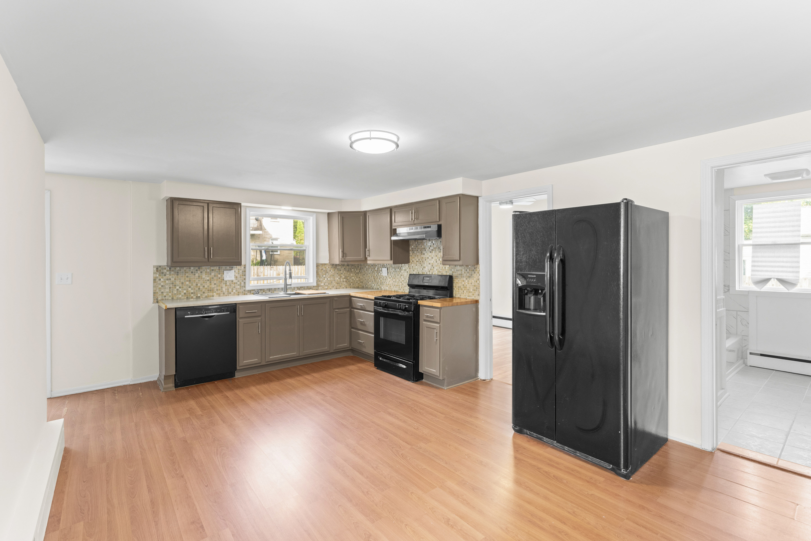 1038 Indiana Avenue, Waukegan, IL 60085