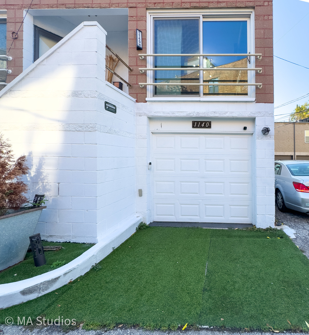 1140 W Newport Avenue #H, Chicago, IL 60657
