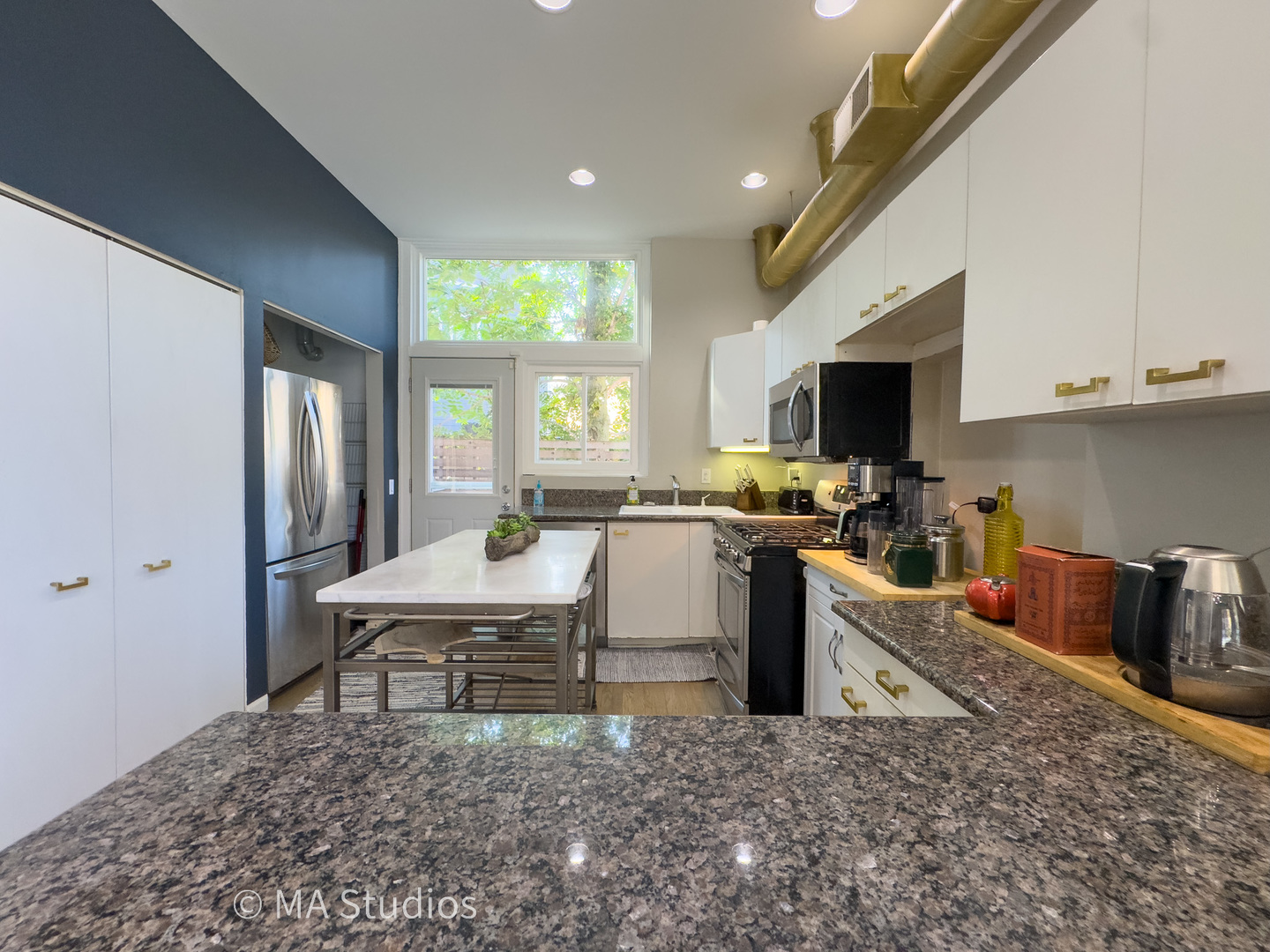 1140 W Newport Avenue #H, Chicago, IL 60657