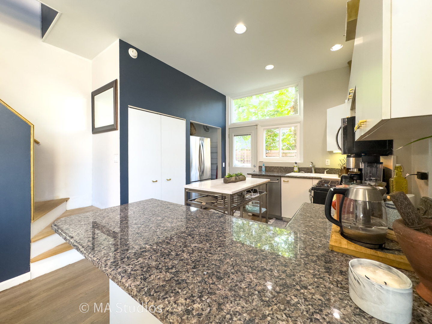 1140 W Newport Avenue #H, Chicago, IL 60657