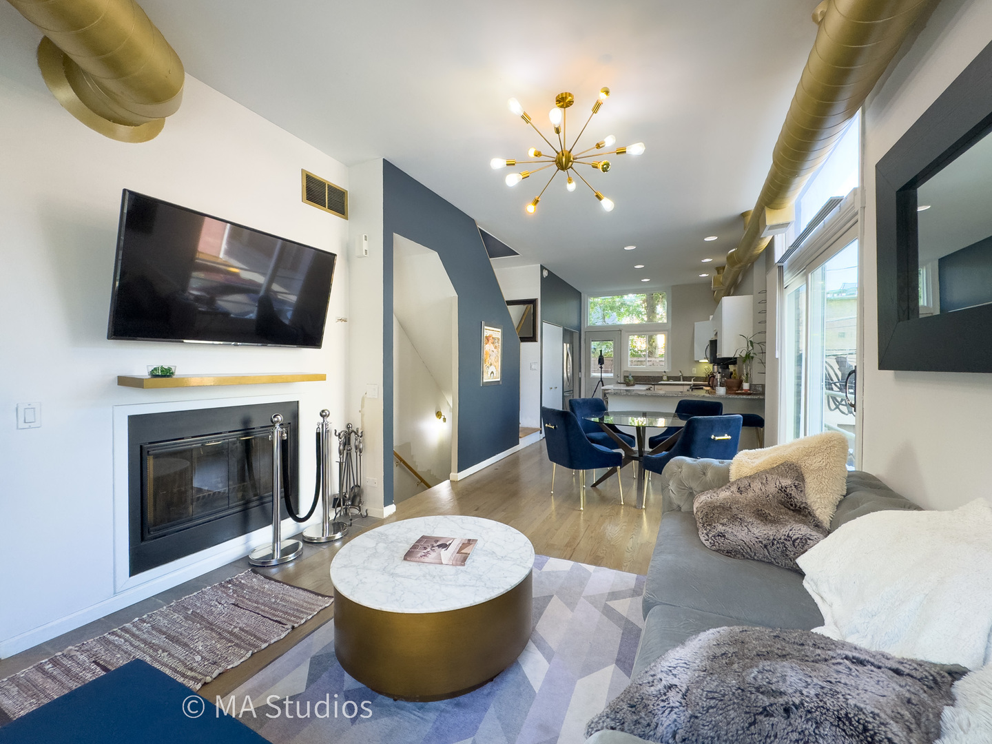 1140 W Newport Avenue #H, Chicago, IL 60657