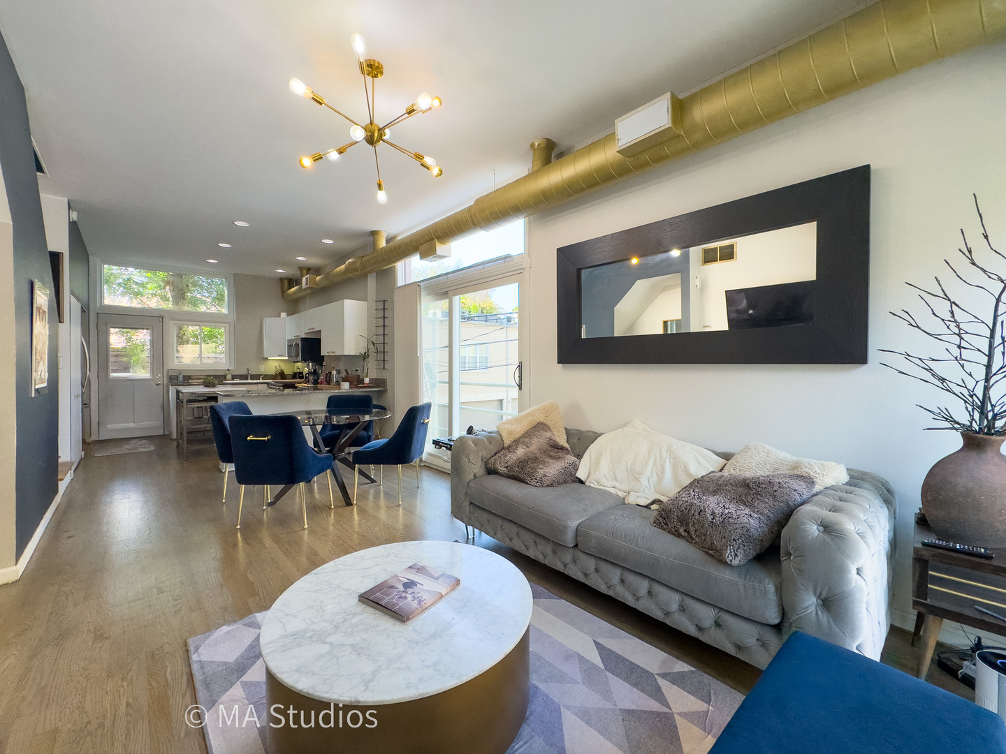 1140 W Newport Avenue #H, Chicago, IL 60657