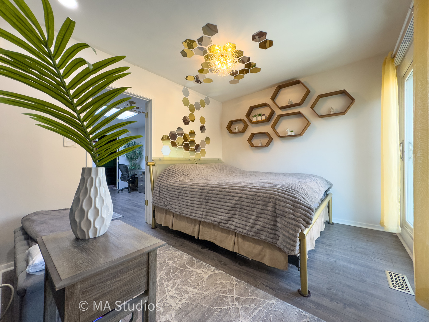 1140 W Newport Avenue #H, Chicago, IL 60657