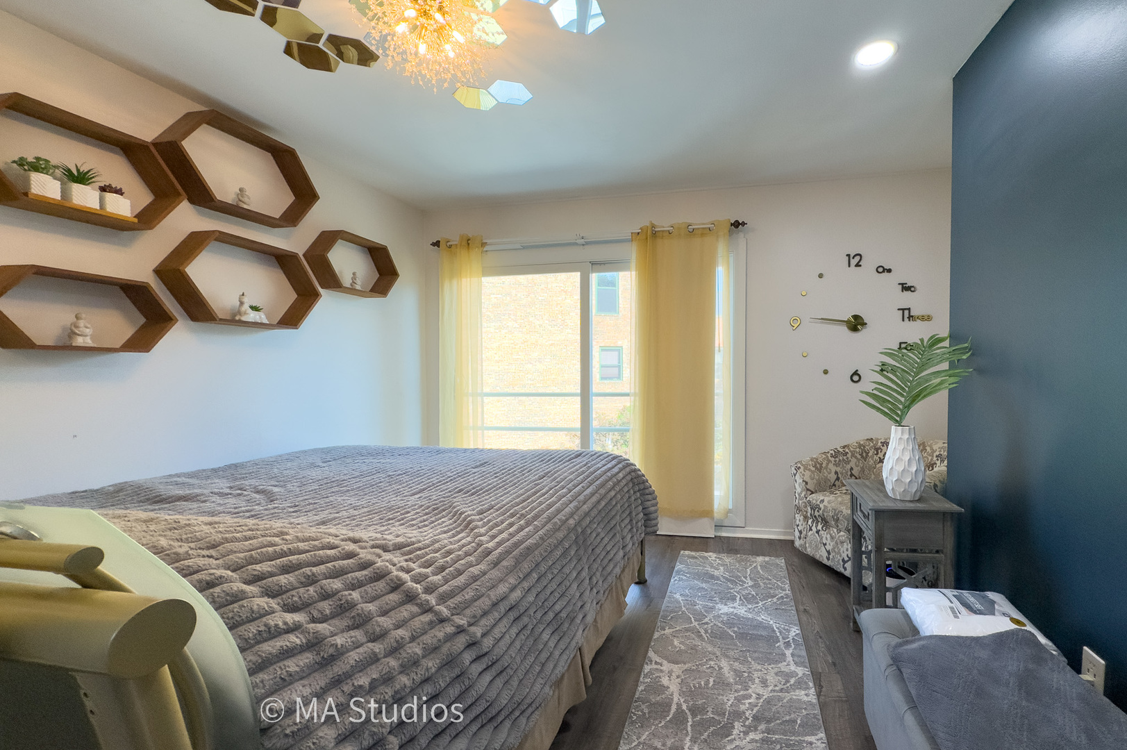 1140 W Newport Avenue #H, Chicago, IL 60657