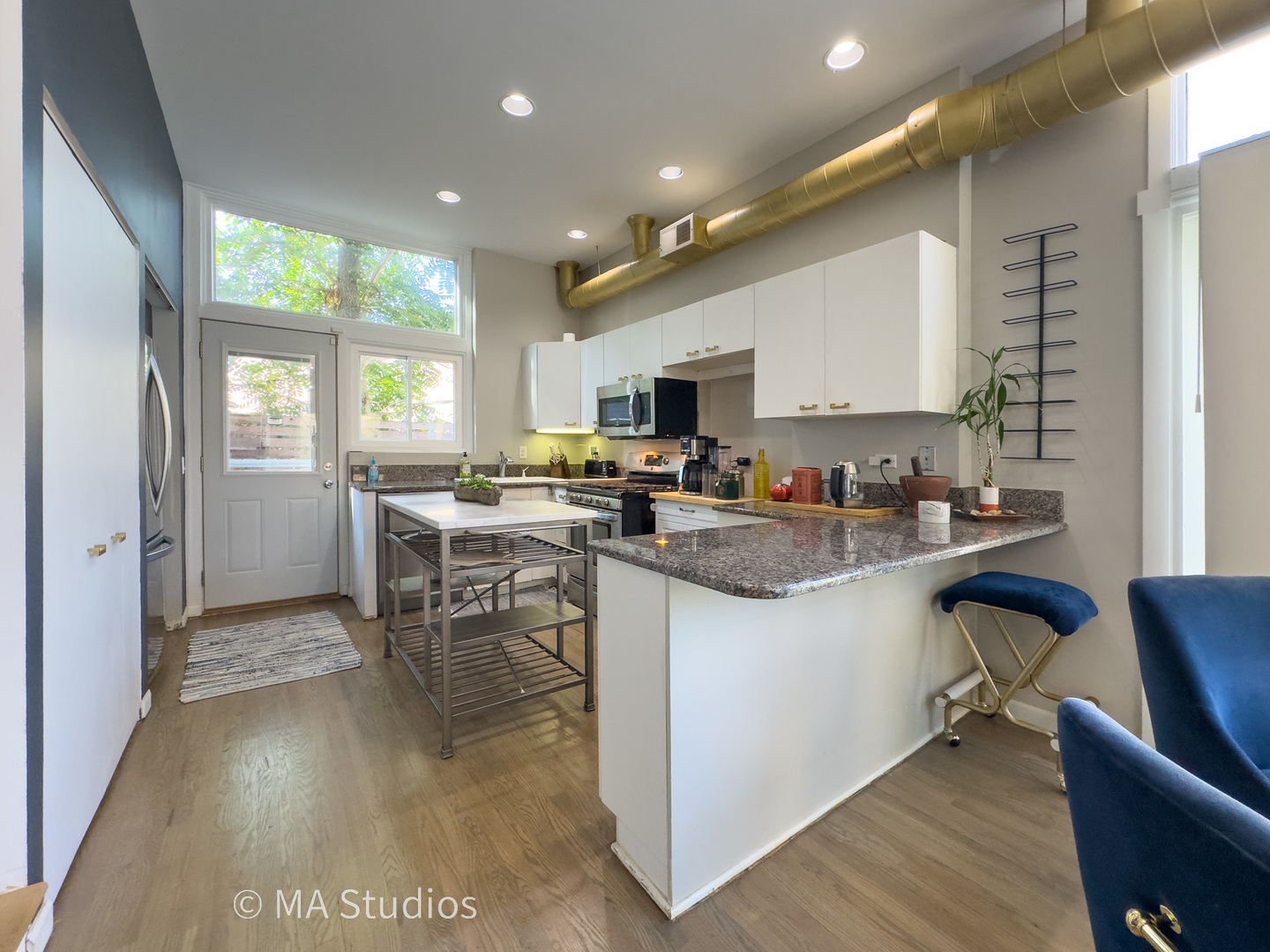 1140 W Newport Avenue #H, Chicago, IL 60657