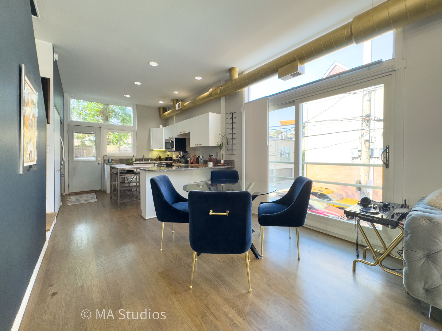 1140 W Newport Avenue #H, Chicago, IL 60657