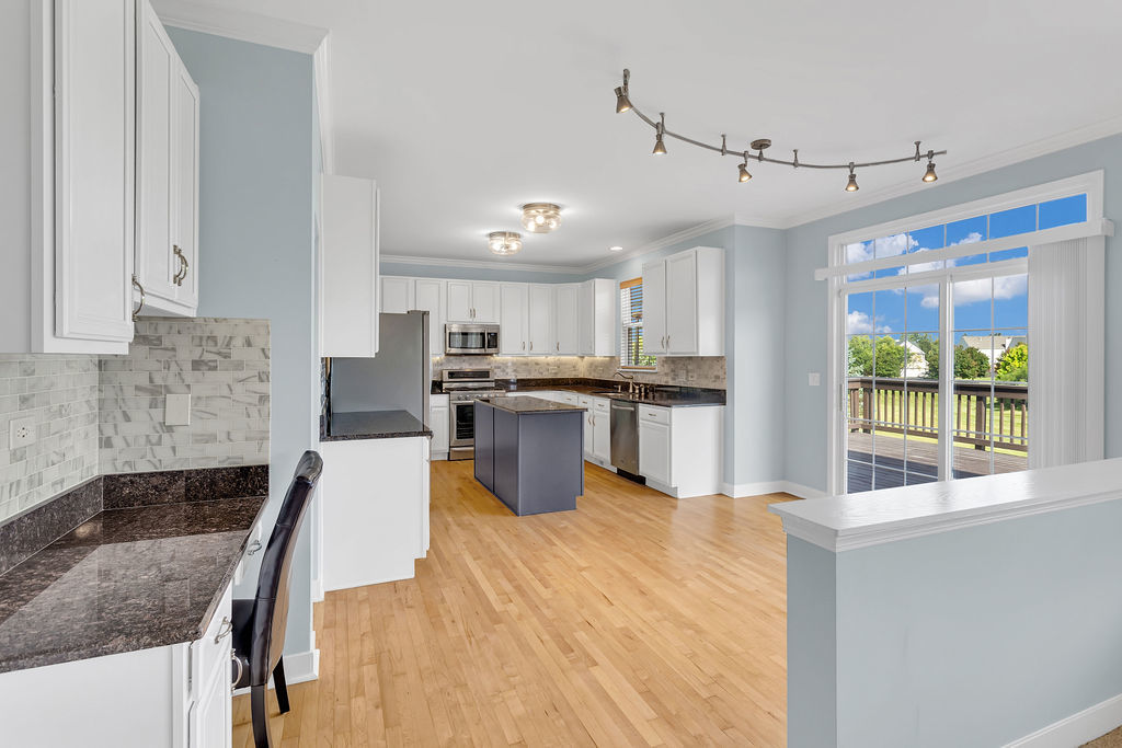 3835 Parsons Road, Carpentersville, IL 60110