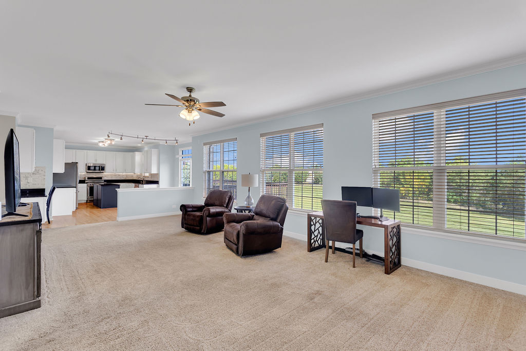 3835 Parsons Road, Carpentersville, IL 60110