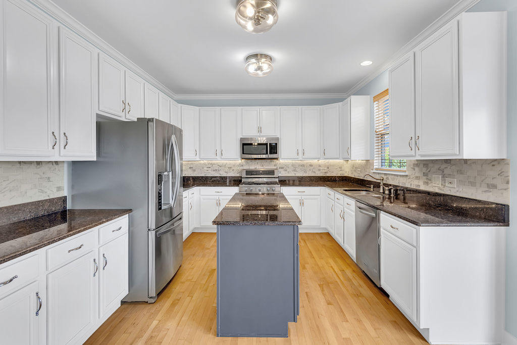 3835 Parsons Road, Carpentersville, IL 60110