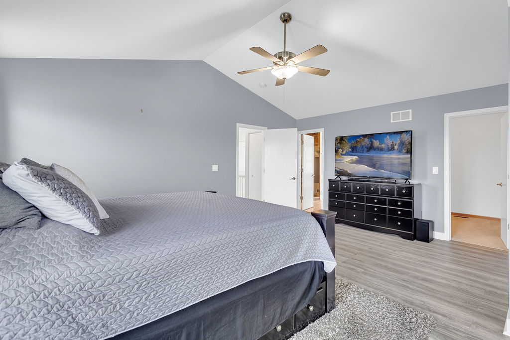 3835 Parsons Road, Carpentersville, IL 60110