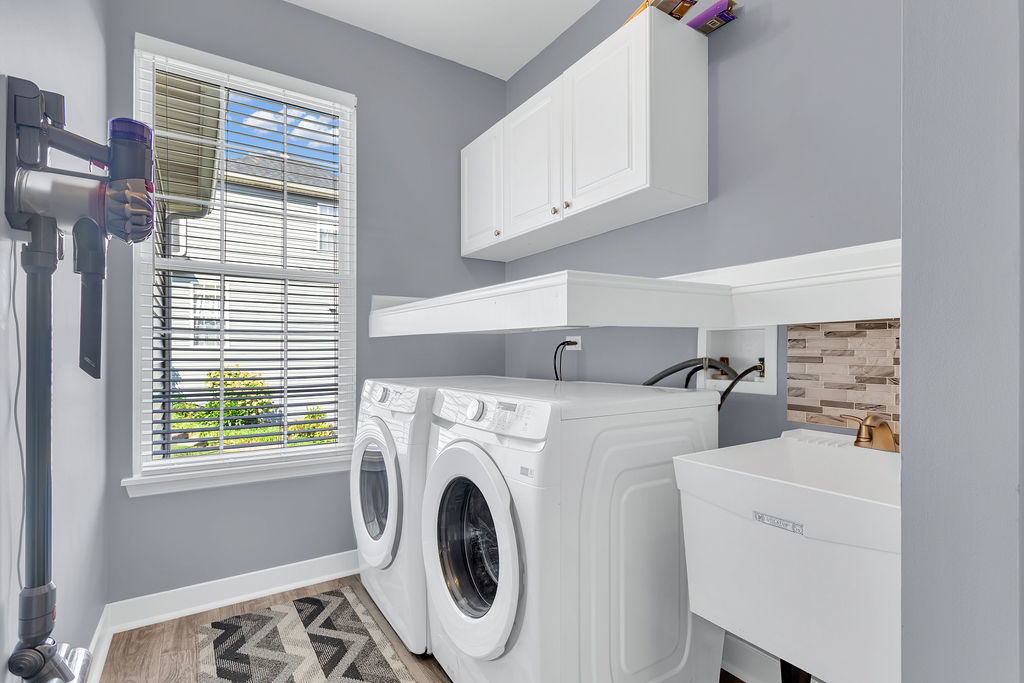 3835 Parsons Road, Carpentersville, IL 60110