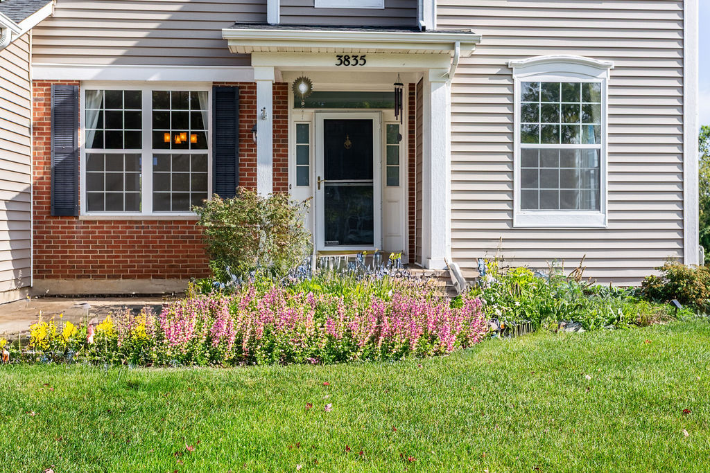 3835 Parsons Road, Carpentersville, IL 60110