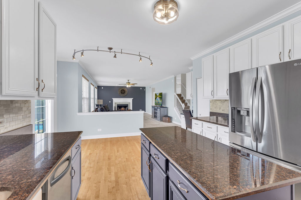 3835 Parsons Road, Carpentersville, IL 60110