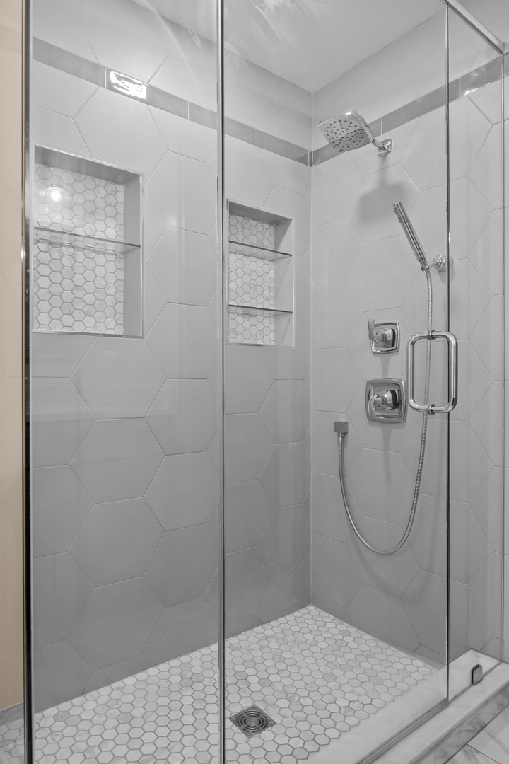 2868 Belle Lane, Schaumburg, IL 60193