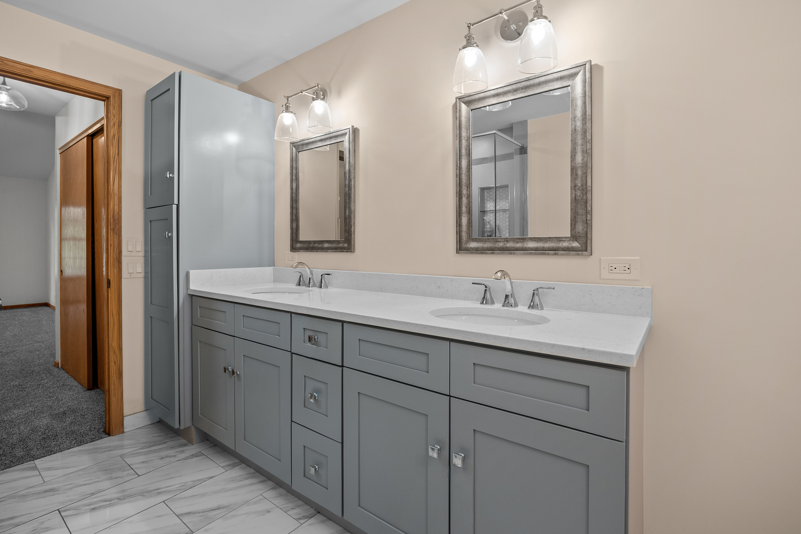 2868 Belle Lane, Schaumburg, IL 60193