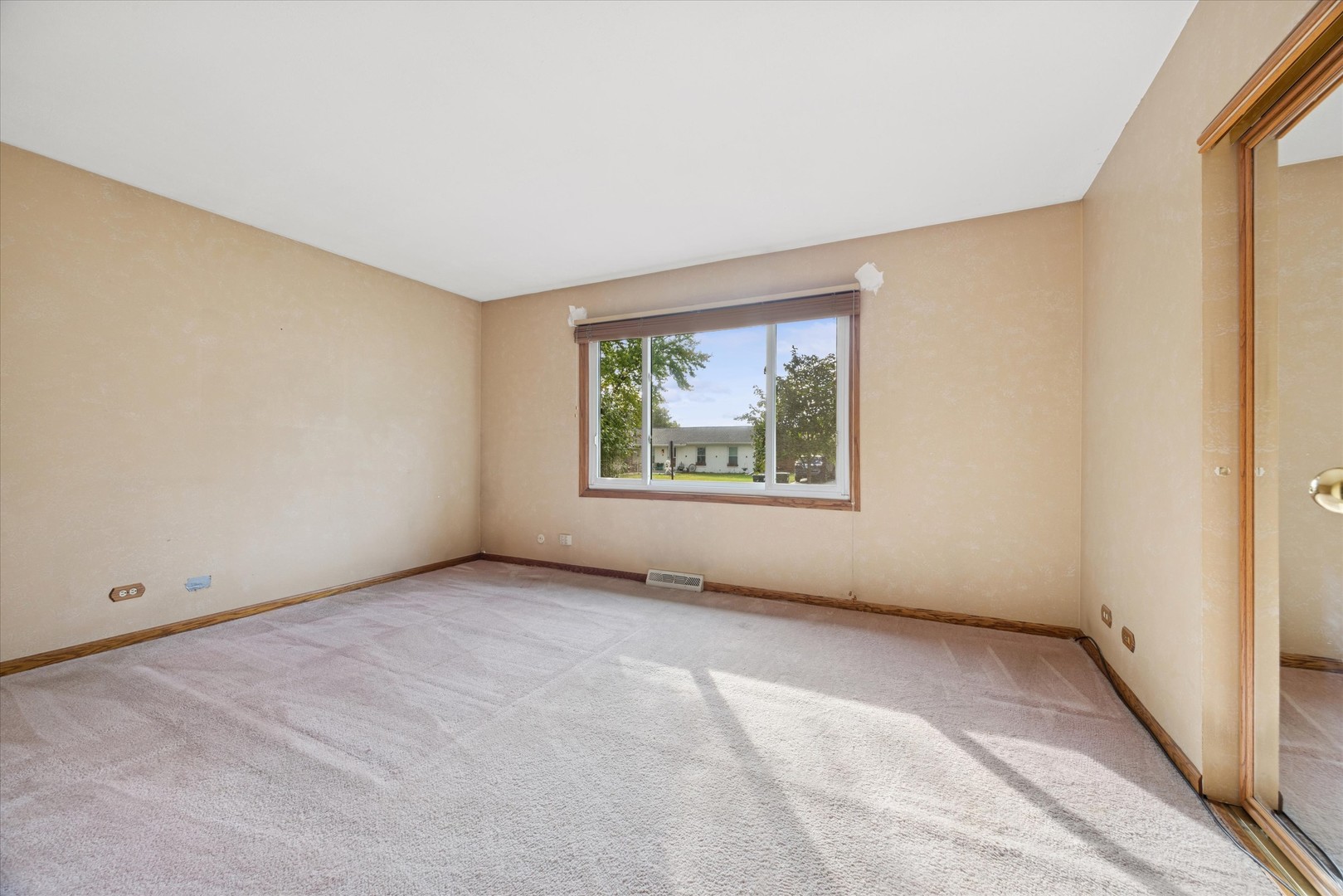 226 Hampshire Lane, Bolingbrook, IL 60440