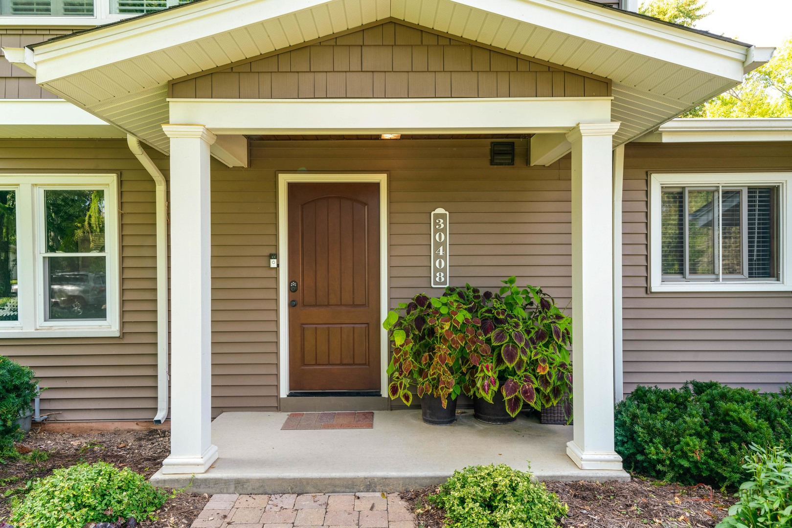 30408 N Oak Grove Avenue, Libertyville, IL 60048