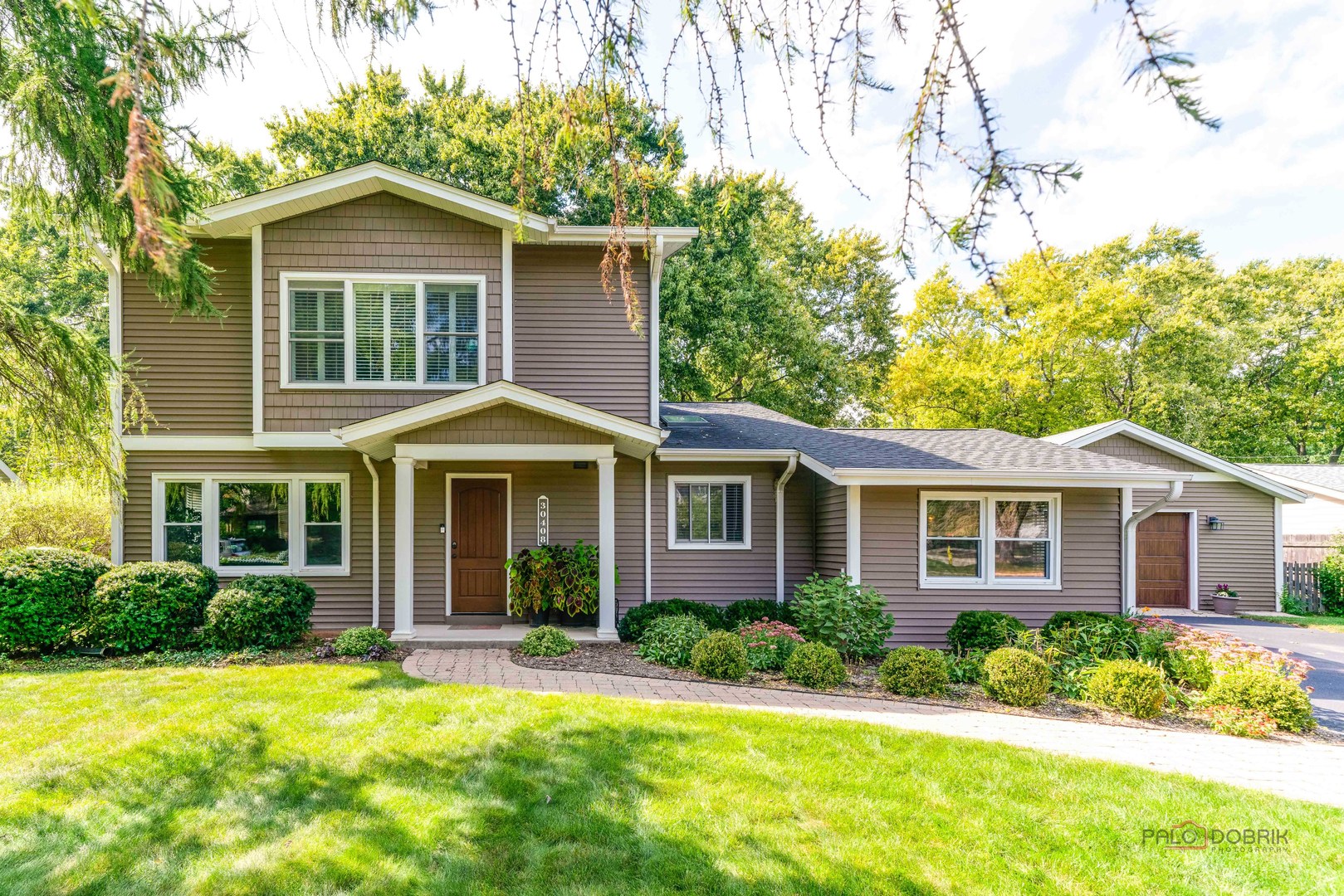 30408 N Oak Grove Avenue, Libertyville, IL 60048