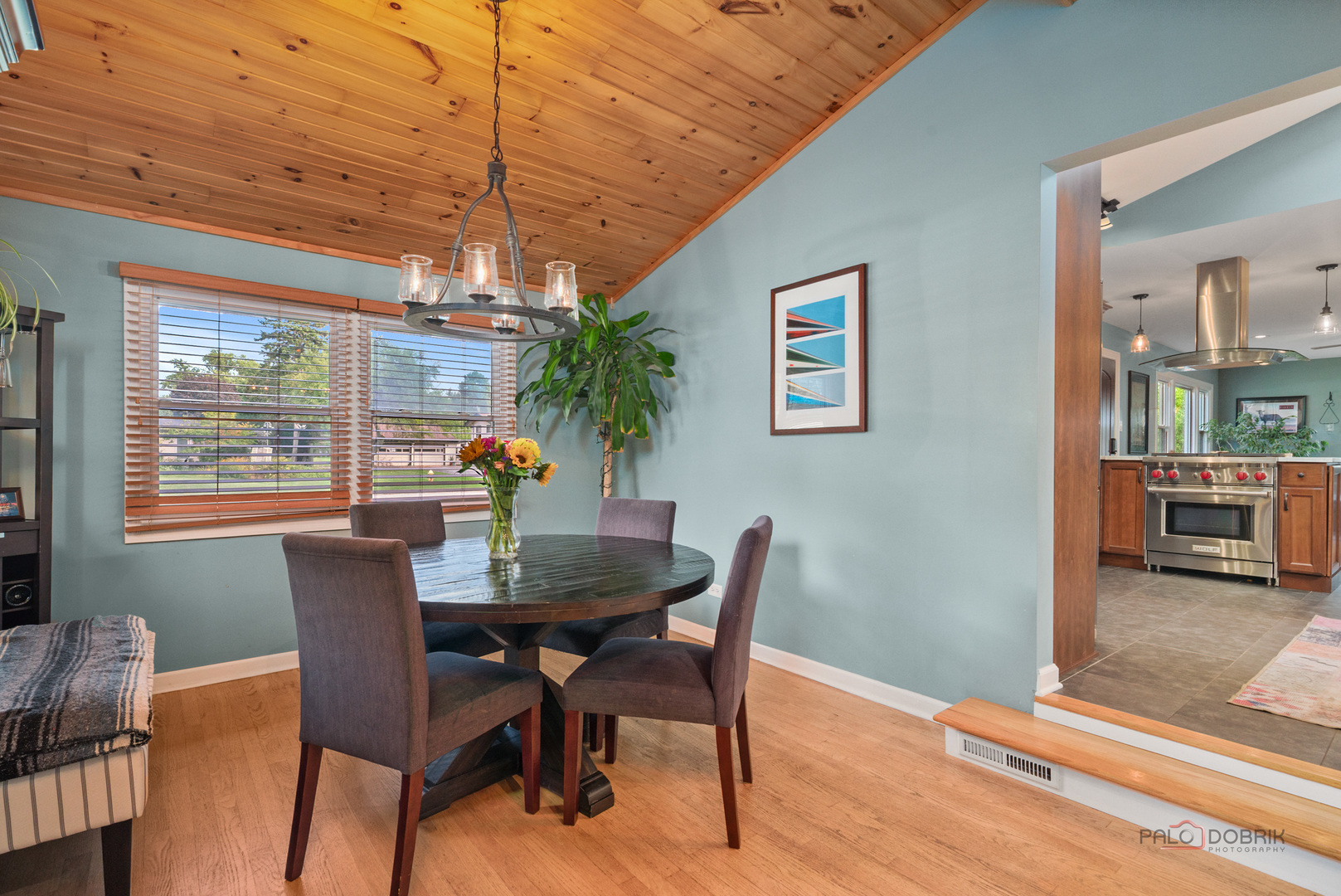 30408 N Oak Grove Avenue, Libertyville, IL 60048