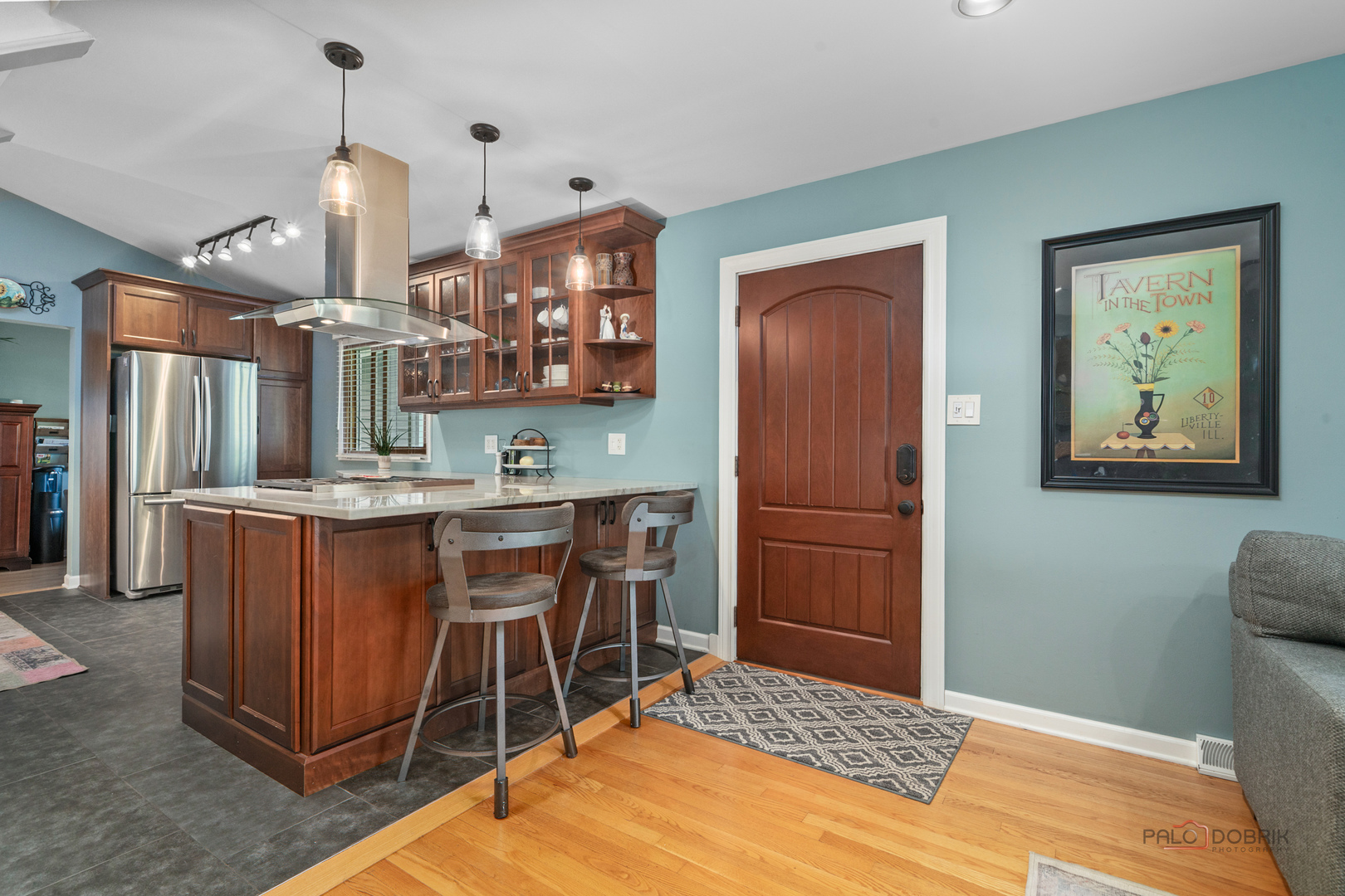 30408 N Oak Grove Avenue, Libertyville, IL 60048