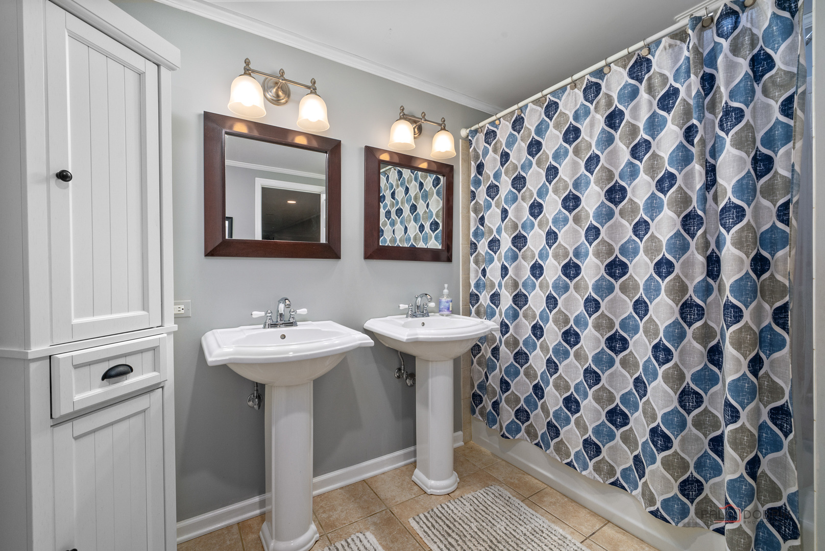 30408 N Oak Grove Avenue, Libertyville, IL 60048