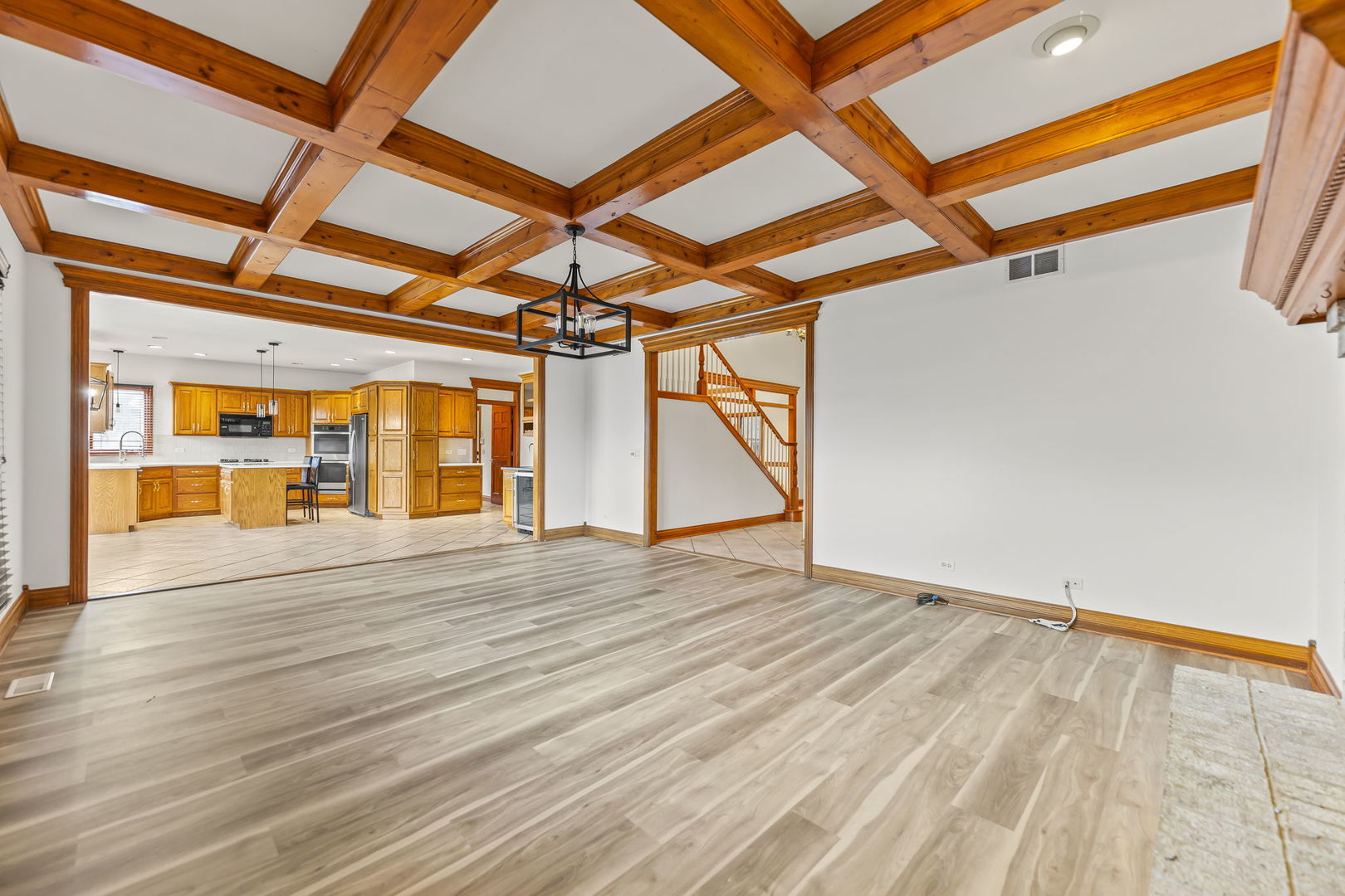 552 WATERS EDGE Drive, South Elgin, IL 60177