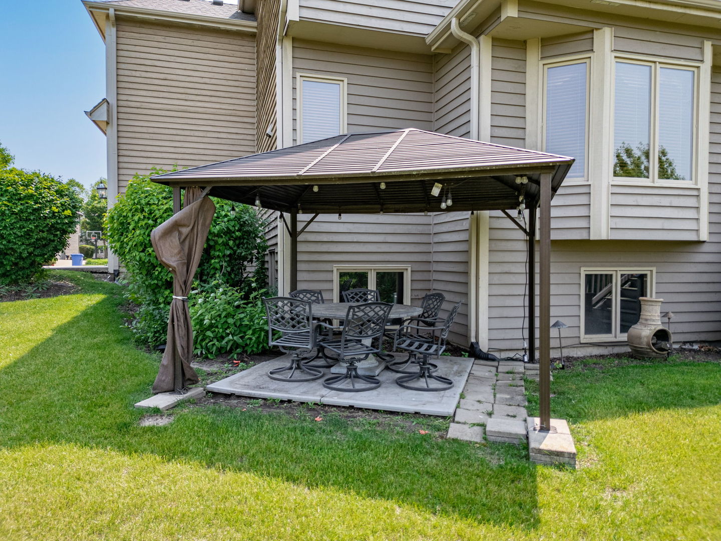 552 WATERS EDGE Drive, South Elgin, IL 60177