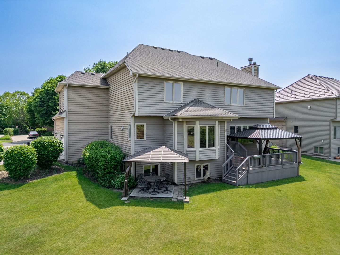 552 WATERS EDGE Drive, South Elgin, IL 60177