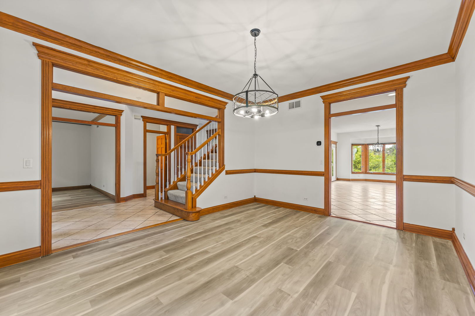 552 WATERS EDGE Drive, South Elgin, IL 60177