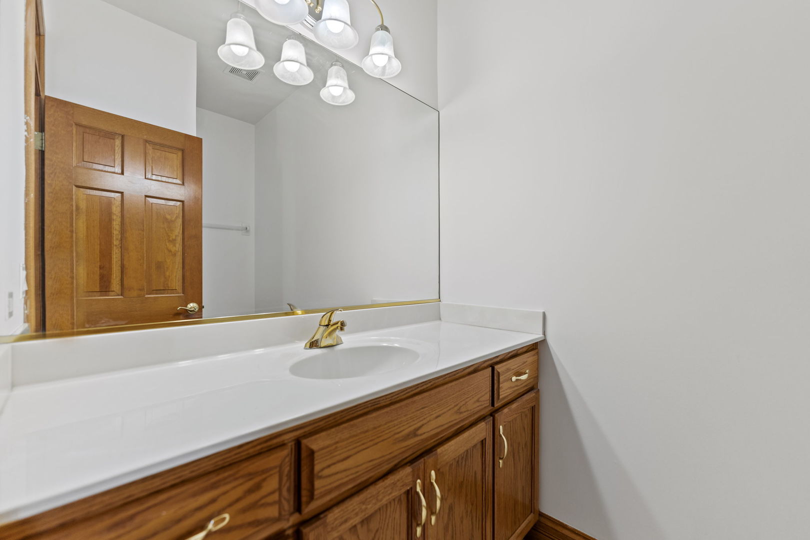 552 WATERS EDGE Drive, South Elgin, IL 60177