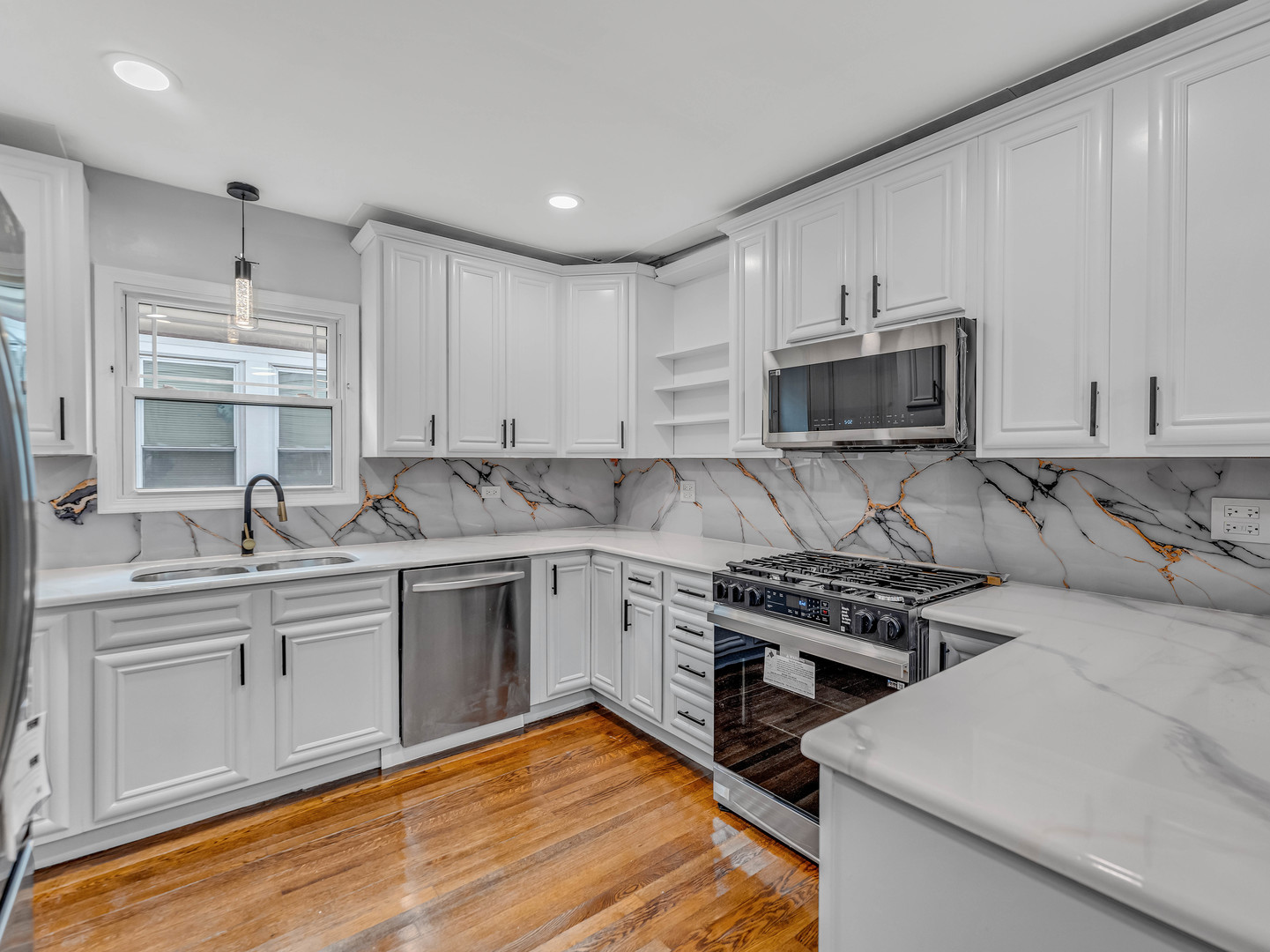 921 N Humphrey Avenue, Oak Park, IL 60302