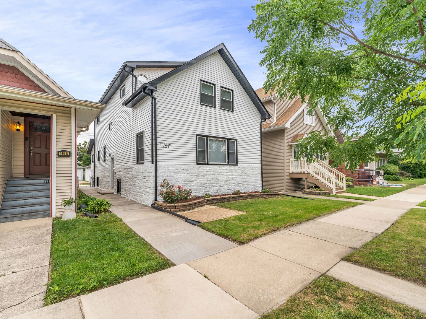 921 N Humphrey Avenue, Oak Park, IL 60302