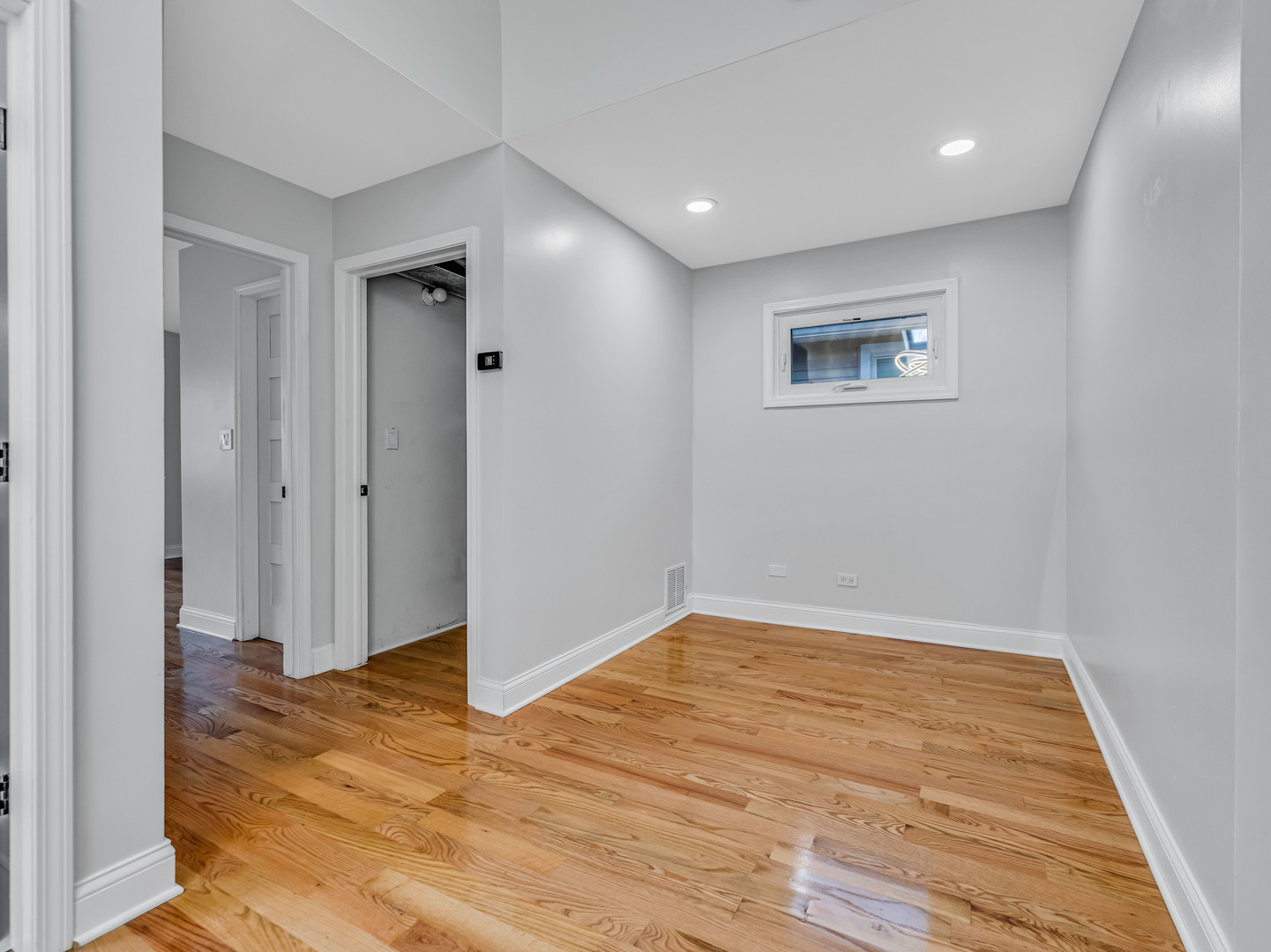 921 N Humphrey Avenue, Oak Park, IL 60302