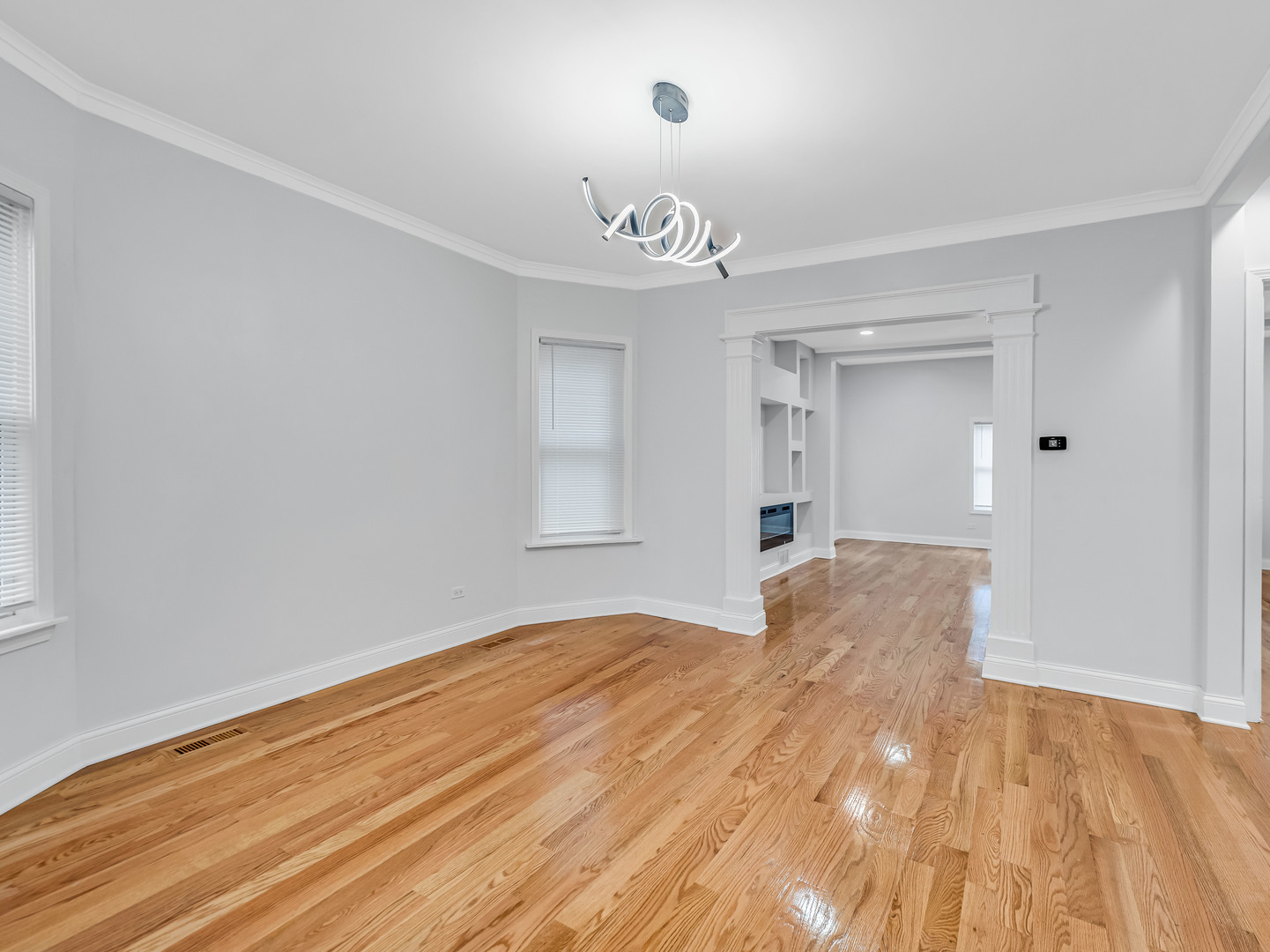 921 N Humphrey Avenue, Oak Park, IL 60302