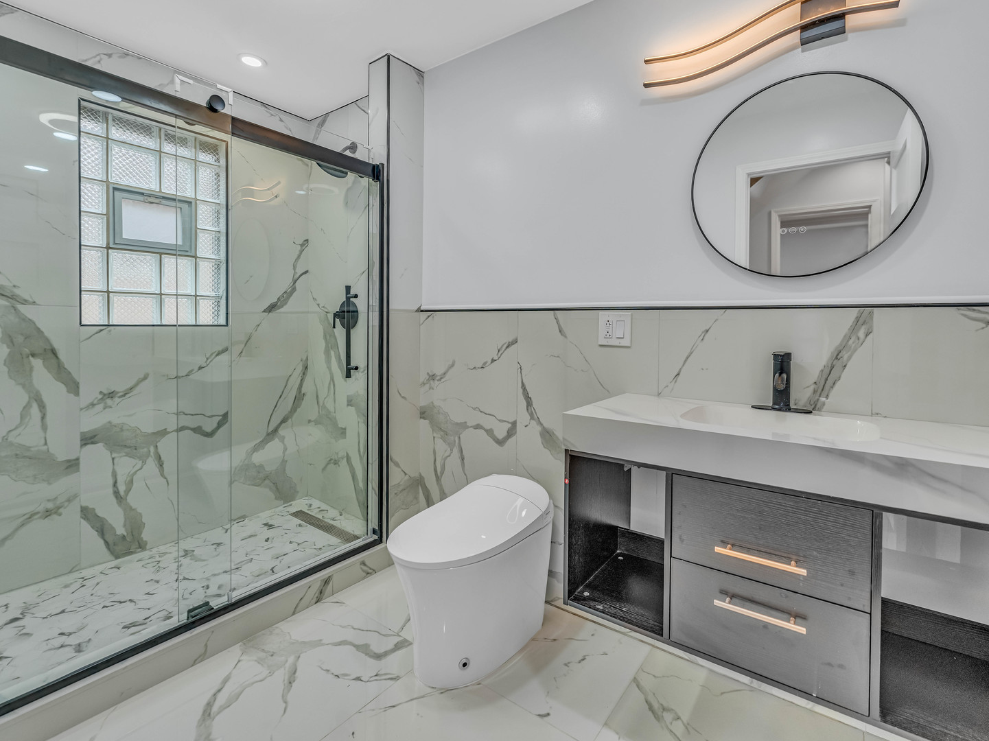 921 N Humphrey Avenue, Oak Park, IL 60302