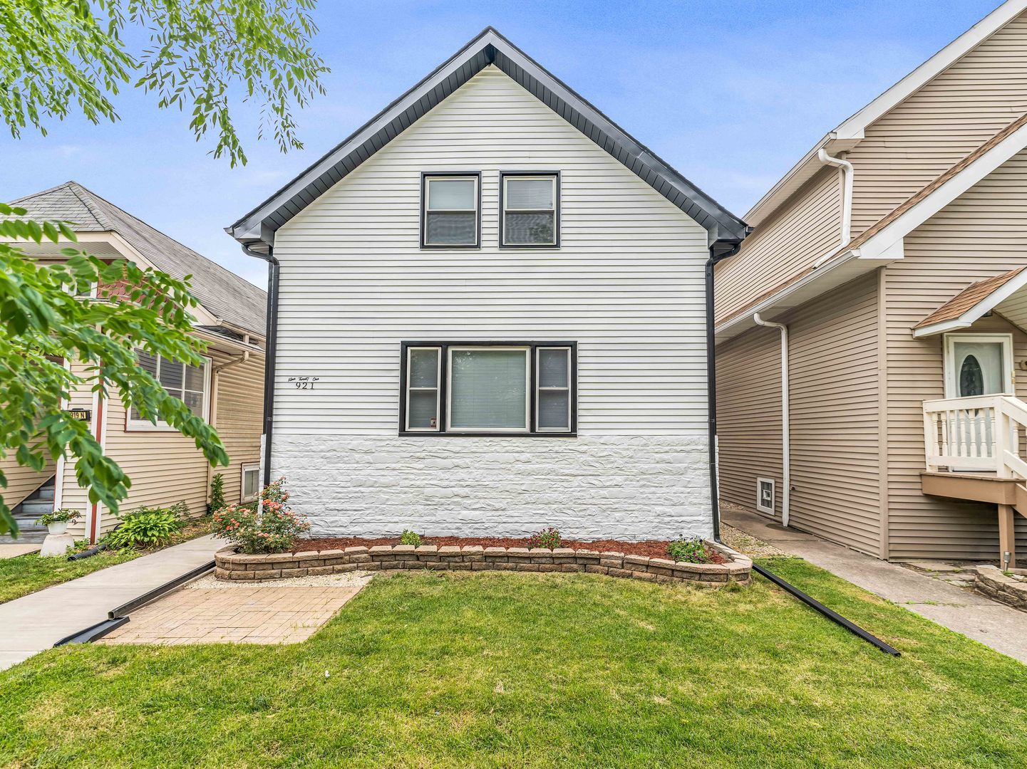 921 N Humphrey Avenue, Oak Park, IL 60302