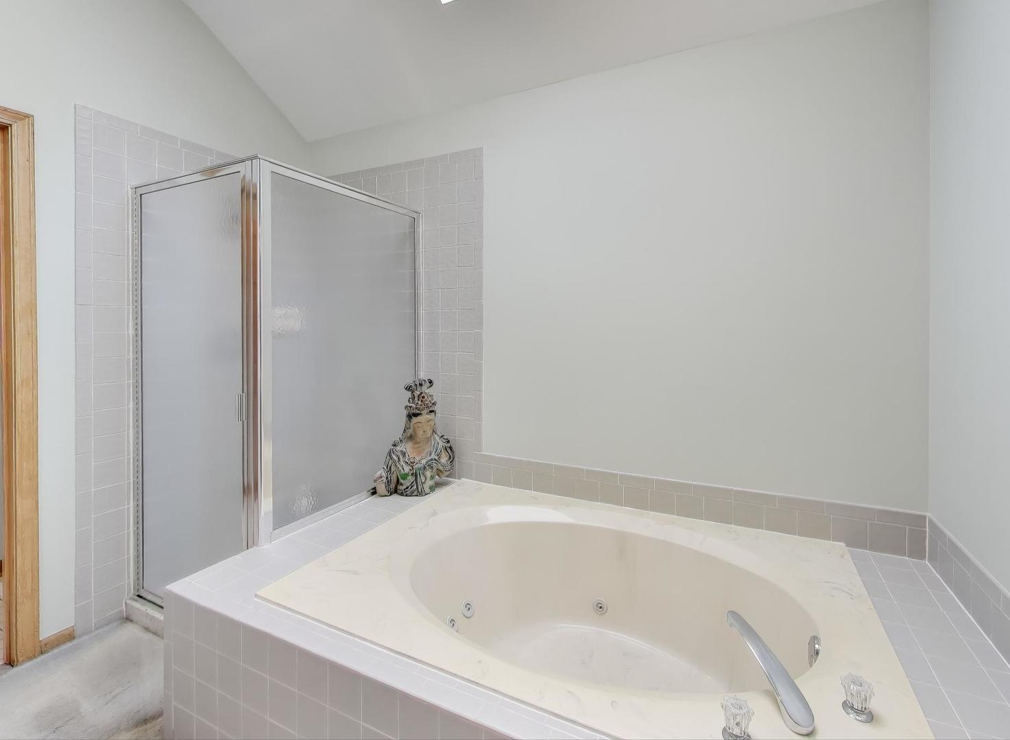 626 Alexandria Drive, Naperville, IL 60565