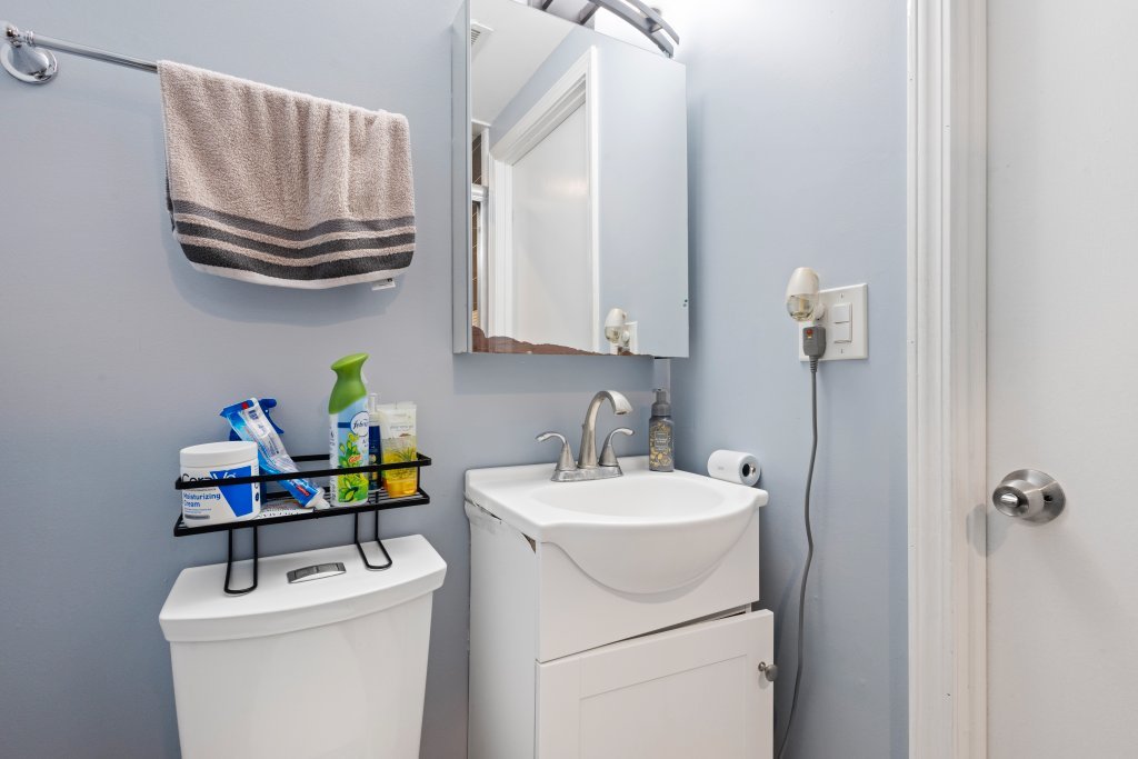 2004 E Parkview Circle, Hoffman Estates, IL 60169