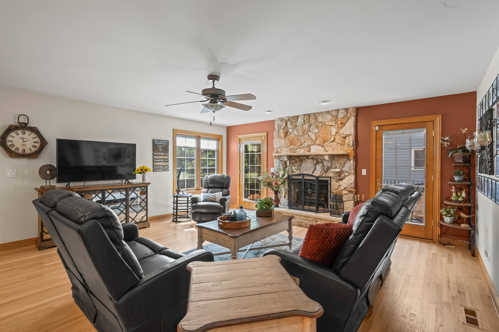 429 W KENILWORTH Avenue, Palatine, IL 60067