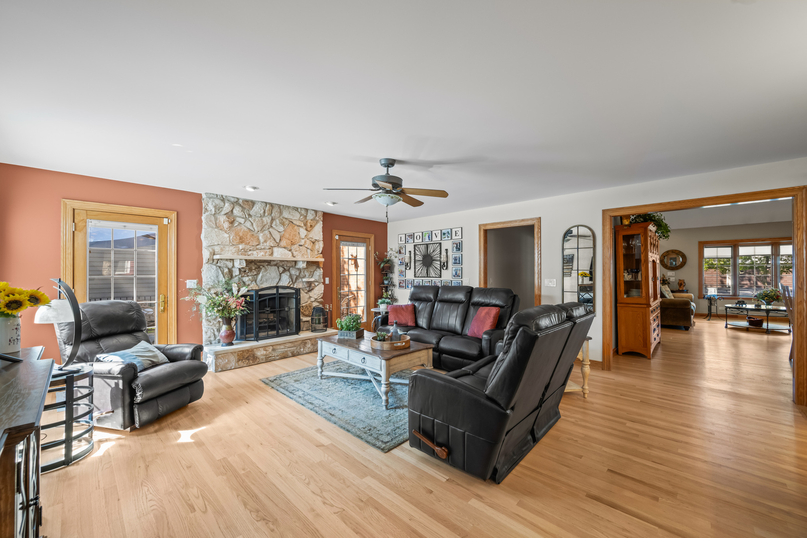 429 W KENILWORTH Avenue, Palatine, IL 60067