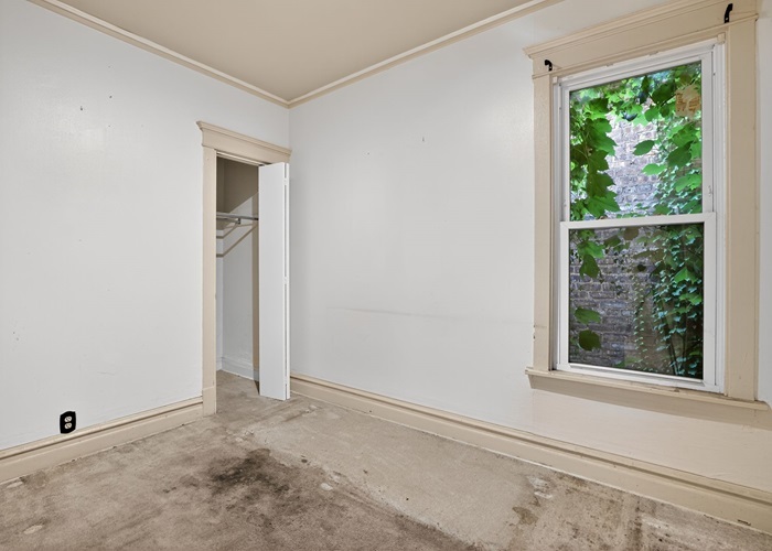 7829 S Champlain Avenue, Chicago, IL 60619