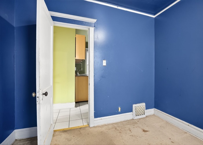 7829 S Champlain Avenue, Chicago, IL 60619