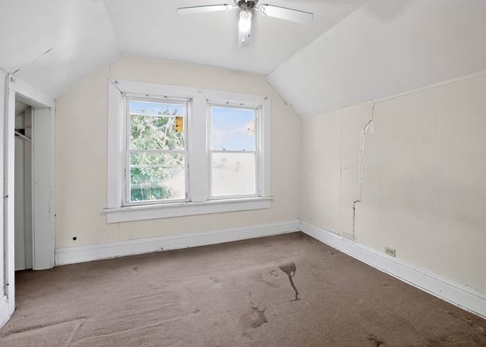 7829 S Champlain Avenue, Chicago, IL 60619