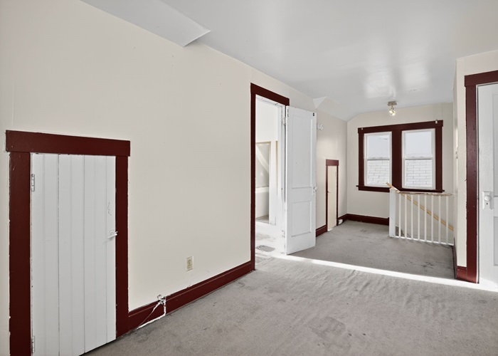 7829 S Champlain Avenue, Chicago, IL 60619