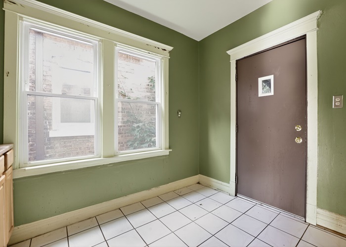 7829 S Champlain Avenue, Chicago, IL 60619